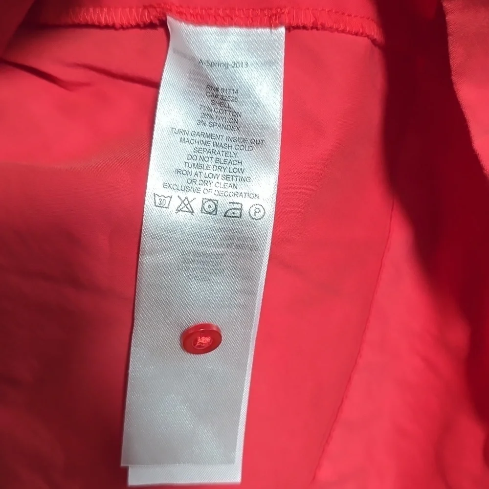 Elegant Coral Button-Up Dress - Picture 9 of 9